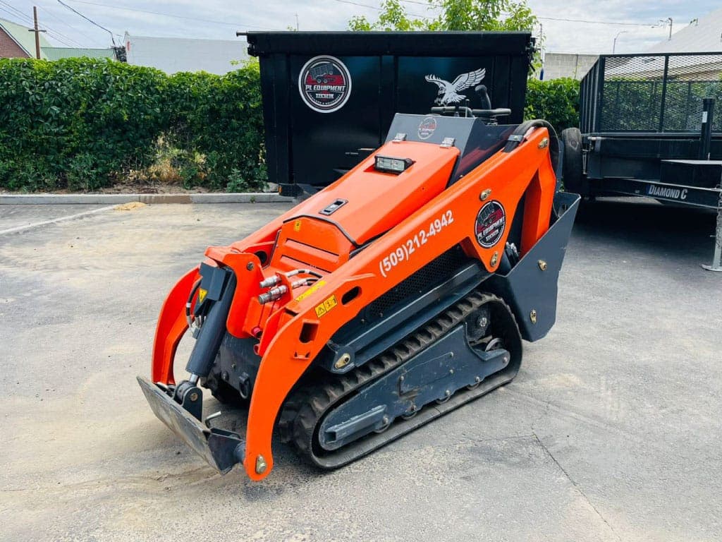 Skid Steer Y1000 rental Pasco WA, versatile compact loader for grading, earthmoving and material handling at PL Equipment Rental