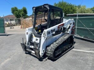Skid Steer T-550 (No Attachments Included) - Image 5