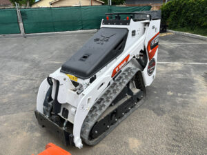 Skid-Steer-MT100-5